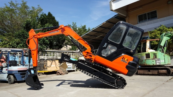 ขาย รถขุด HITACHI รุ่น EX30-2- มือสองญี่ปุ่น แทรกเหล็ก พร้อมหัวเก๋ง มีไลน์กระแทก สลัก บูท เอวแน่น 100\% สวยพร้อมใช้งาน มือถือ/LINE ID : 0818753444