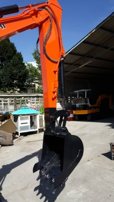 ขาย รถขุด HITACHI รุ่น EX30-2- มือสองญี่ปุ่น แทรกเหล็ก พร้อมหัวเก๋ง มีไลน์กระแทก สลัก บูท เอวแน่น 100\% สวยพร้อมใช้งาน มือถือ/LINE ID : 0818753444