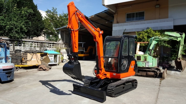 ขาย รถขุด HITACHI รุ่น EX30-2- มือสองญี่ปุ่น แทรกเหล็ก พร้อมหัวเก๋ง มีไลน์กระแทก สลัก บูท เอวแน่น 100\% สวยพร้อมใช้งาน มือถือ/LINE ID : 0818753444