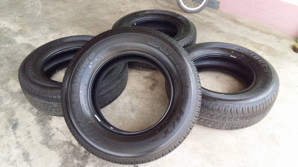 ขายยางป้ายแดงปี17 bridgestone dueler h/t 684ll 265/65r17 ขายยางป้ายแดงปี17 bridgestone dueler h/t 684ll 265/65r17