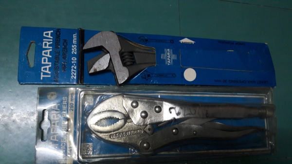 ขายคีมล็อกและประแจเลื่อนTAPARIA MADE IN INDIA.แพ็คคู่ 2ตัว เก่าเก็บรุ่นเก่า