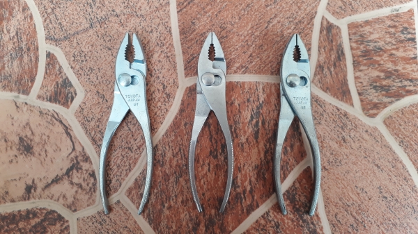 คีม ปากขยาย ติดรถ TOYOTA ขนาด 16เซนติเมตร