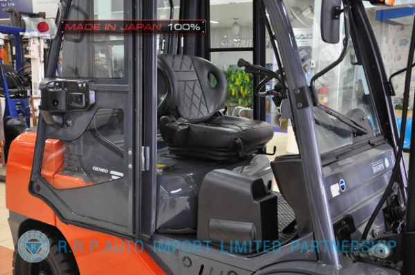 ขายรถโฟล์คลิฟท์มือสอง TOYOTA รุ่น 8FD30-13265 นำเข้าจากประเทศญี่ปุ่น 100\% ไม่เคยใช้งานในไทย