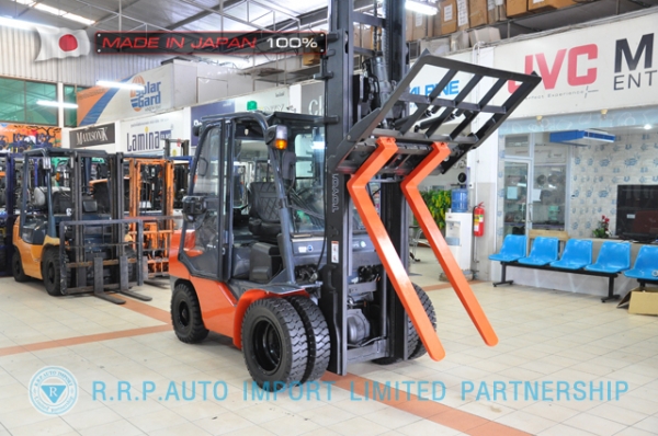 ขายรถโฟล์คลิฟท์มือสอง TOYOTA รุ่น 8FD30-13265 นำเข้าจากประเทศญี่ปุ่น 100\% ไม่เคยใช้งานในไทย