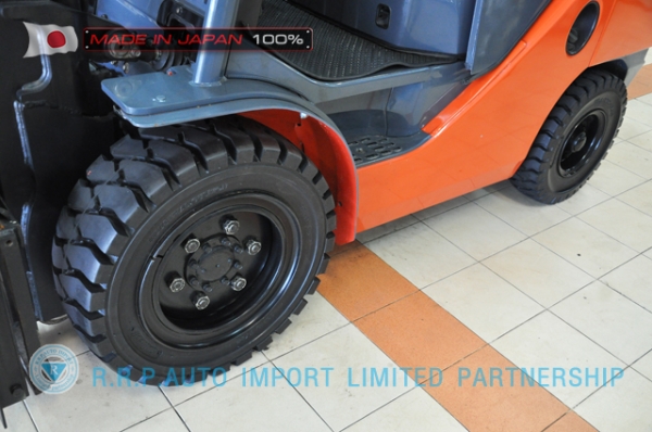 ขายรถโฟล์คลิฟท์มือสอง TOYOTA รุ่น 8FD30-13265 นำเข้าจากประเทศญี่ปุ่น 100\% ไม่เคยใช้งานในไทย