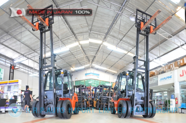 ขายรถโฟล์คลิฟท์มือสอง TOYOTA รุ่น 8FD30-13265 นำเข้าจากประเทศญี่ปุ่น 100\% ไม่เคยใช้งานในไทย