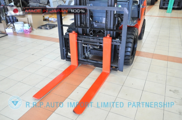 ขายรถโฟล์คลิฟท์มือสอง TOYOTA รุ่น 8FD30-13265 นำเข้าจากประเทศญี่ปุ่น 100\% ไม่เคยใช้งานในไทย