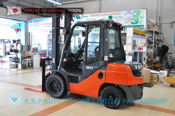 ขายรถโฟล์คลิฟท์มือสอง TOYOTA รุ่น 8FD30-13265 นำเข้าจากประเทศญี่ปุ่น 100\% ไม่เคยใช้งานในไทย