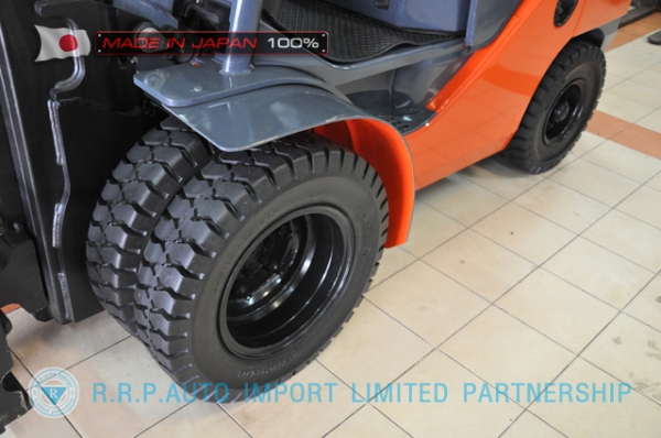 ขายรถโฟล์คลิฟท์มือสอง TOYOTA รุ่น 8FD30-13265 นำเข้าจากประเทศญี่ปุ่น 100\% ไม่เคยใช้งานในไทย