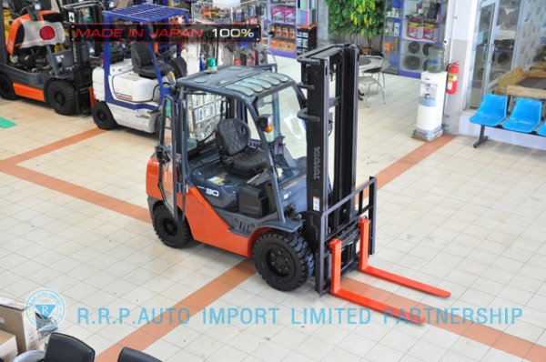 ขายรถโฟล์คลิฟท์มือสอง TOYOTA รุ่น 8FD30-13265 นำเข้าจากประเทศญี่ปุ่น 100\% ไม่เคยใช้งานในไทย