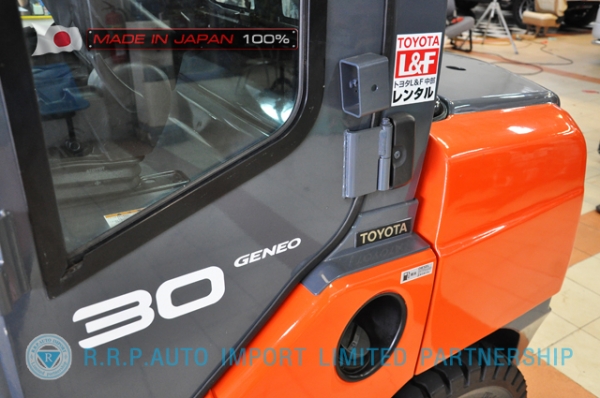 ขายรถโฟล์คลิฟท์มือสอง TOYOTA รุ่น 8FD30-13265 นำเข้าจากประเทศญี่ปุ่น 100\% ไม่เคยใช้งานในไทย