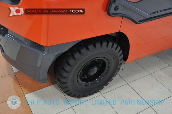 ขายรถโฟล์คลิฟท์มือสอง TOYOTA รุ่น 8FD30-13265 นำเข้าจากประเทศญี่ปุ่น 100\% ไม่เคยใช้งานในไทย
