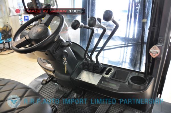 ขายรถโฟล์คลิฟท์มือสอง TOYOTA รุ่น 8FD30-13265 นำเข้าจากประเทศญี่ปุ่น 100\% ไม่เคยใช้งานในไทย