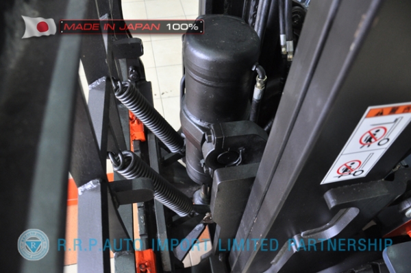 ขายรถโฟล์คลิฟท์มือสอง TOYOTA รุ่น 8FD30-13265 นำเข้าจากประเทศญี่ปุ่น 100\% ไม่เคยใช้งานในไทย