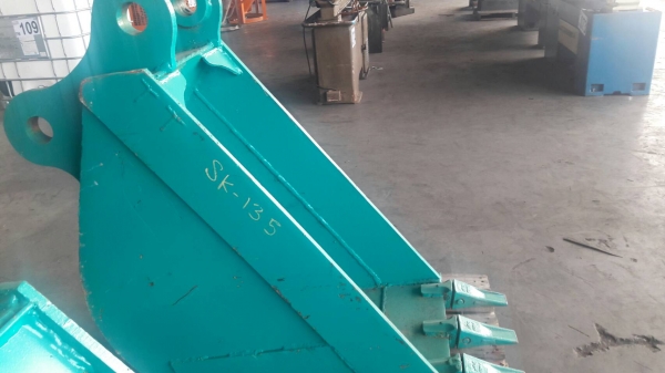 ขาย บุ้งกี๋ ประปา รถขุด120 ขนาด กว้าง 55 cm/ สลัก 65mm ของใหม่ ยังไม่ได้ใช้งาน ขายราคา 23,000 บาท ขาย บุ้งกี๋ ประปา รถขุด120 ขนาด กว้าง 55 cm/ สลัก 65mm ของใหม่ ยังไม่ได้ใช้งาน ขายราคา 23,000 บาท