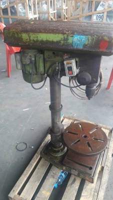 สว่านแท่นยืน เก่าจากนอก แข็งแรงทนทาน ใช้งานได้จริง   ขาย 8,000 บาท