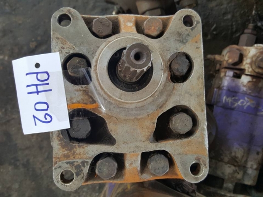 ปั้มไฮดรอลิค KOMATSU 12HD ราคา 20000