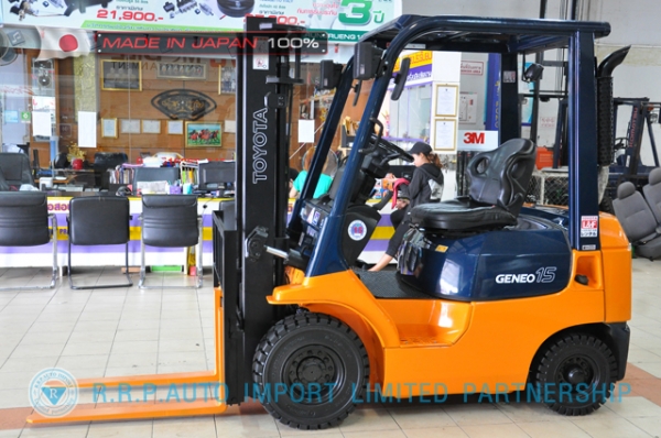 ขายรถโฟล์คลิฟท์มือสอง TOYOTA รุ่น 7FD15-18437 นำเข้าจากประเทศญี่ปุ่น 100\% ไม่เคยใช้งานในไทย