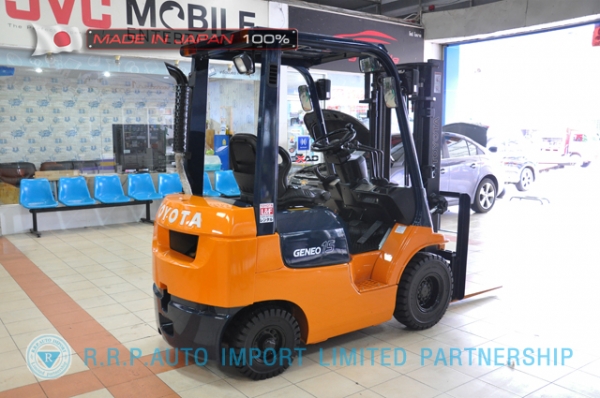 ขายรถโฟล์คลิฟท์มือสอง TOYOTA รุ่น 7FD15-18437 นำเข้าจากประเทศญี่ปุ่น 100\% ไม่เคยใช้งานในไทย