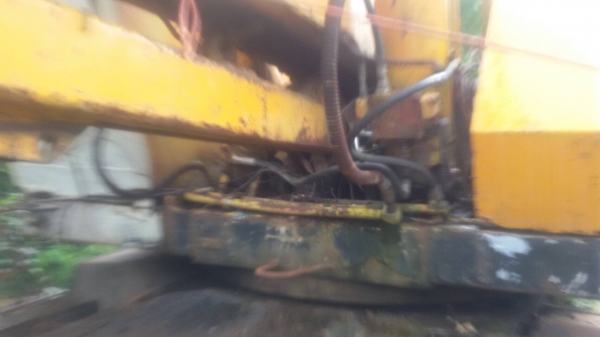 ขายรถเครนมือสองขนาด 16 ตัน ไม่มีเล่มทะเบียน สนใจติดต่อคุณรัตนศักดิ์ โทร.081-7621704