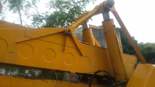 ขายรถเครนมือสองขนาด 16 ตัน ไม่มีเล่มทะเบียน สนใจติดต่อคุณรัตนศักดิ์ โทร.081-7621704