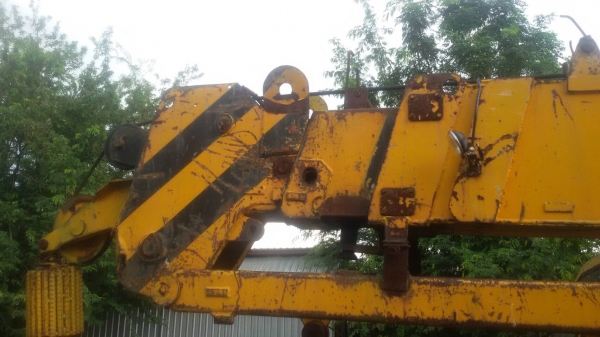 ขายรถเครนมือสองขนาด 16 ตัน ไม่มีเล่มทะเบียน สนใจติดต่อคุณรัตนศักดิ์ โทร.081-7621704