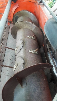 รถเกี่ยวข้าว DC 60 plus  นิ้วสปริง  ปี 54