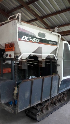 รถเกี่ยวข้าว DC 60 plus  นิ้วสปริง  ปี 54
