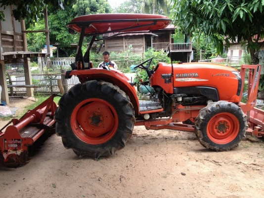 รถไถ  L47  ชั่วโมง 13xx  อุปกรณ์สามอย่าง  ราคาไม่แพงครับ รถพร้อมใช้