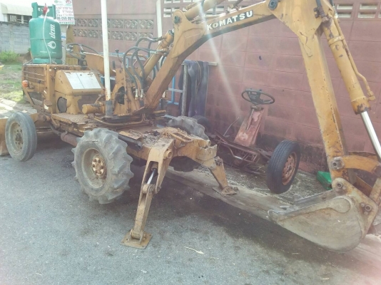 ขาย KOMATSU WB04 ดันหน้าขุดหลัง ขาย KOMATSU WB04 ดันหน้าขุดหลัง