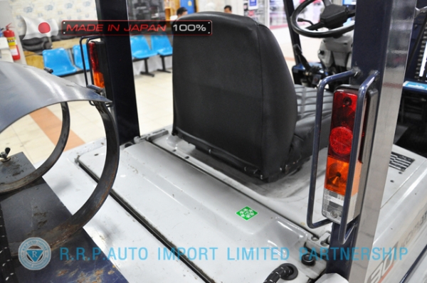 ขายรถโฟล์คลิฟท์มือสอง KOMATSU รุ่น FG30H-490448 นำเข้าจากประเทศญี่ปุ่น 100\% ไม่เคยใช้งานในไทย