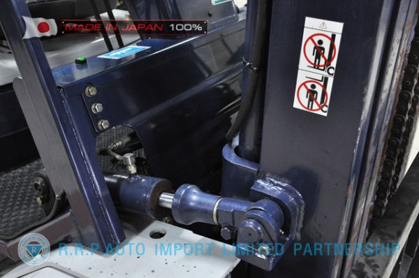 ขายรถโฟล์คลิฟท์มือสอง KOMATSU รุ่น FG30H-490448 นำเข้าจากประเทศญี่ปุ่น 100\% ไม่เคยใช้งานในไทย