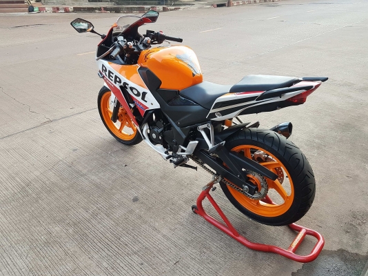 ขายแลกเทิร์นคับ CBR300R REPSOL ปี14 ABS ท่อแต่งฟลู ไฟเลี้ยวแต่ง ท้ายแต่ง ทะเบียนพร้อมโอน ราคา 72500 