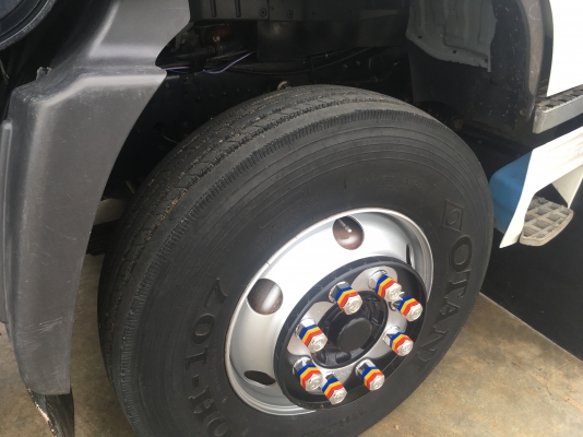 ขายด่วนสิบล้อดั้มสามมิตร320ปี48 มีระบบลาก สภาพสวยเดิมๆบางๆ