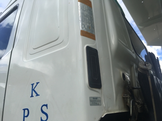 ขายด่วนสิบล้อดั้มสามมิตร320ปี48 มีระบบลาก สภาพสวยเดิมๆบางๆ