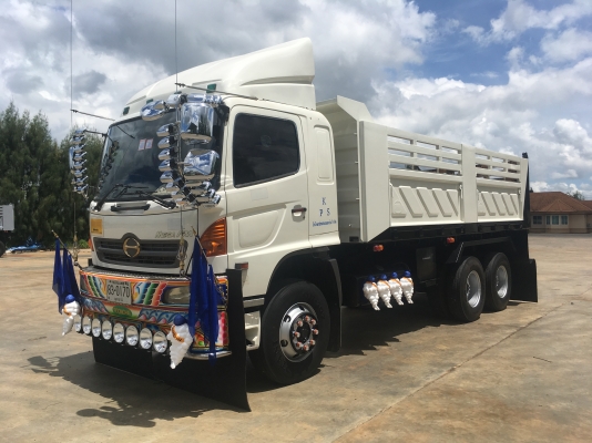 ขายด่วนสิบล้อดั้มสามมิตร320ปี48 มีระบบลาก สภาพสวยเดิมๆบางๆ