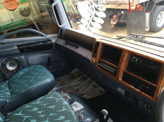 ขายด่วนสิบล้อดั้มสามมิตร320ปี48 มีระบบลาก สภาพสวยเดิมๆบางๆ