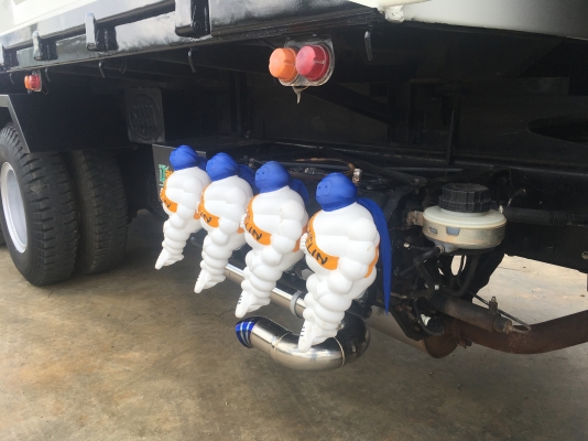 ขายด่วนสิบล้อดั้มสามมิตร320ปี48 มีระบบลาก สภาพสวยเดิมๆบางๆ