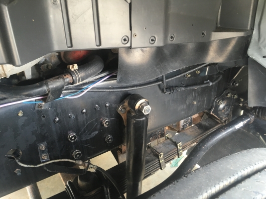 ขายด่วนสิบล้อดั้มสามมิตร320ปี48 มีระบบลาก สภาพสวยเดิมๆบางๆ