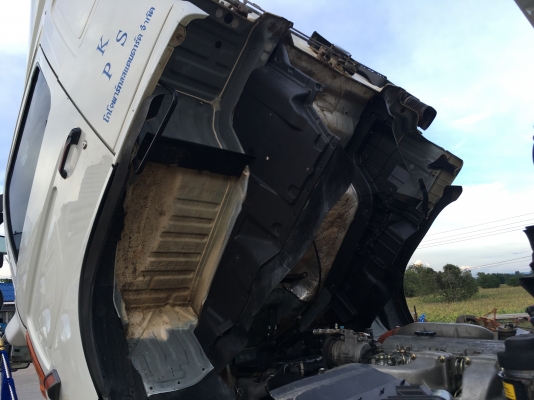 ขายด่วนสิบล้อดั้มสามมิตร320ปี48 มีระบบลาก สภาพสวยเดิมๆบางๆ