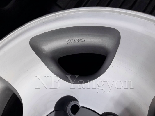 ล้อแม็ก Toytoa landcruiser vx80 แท้ขอบ16