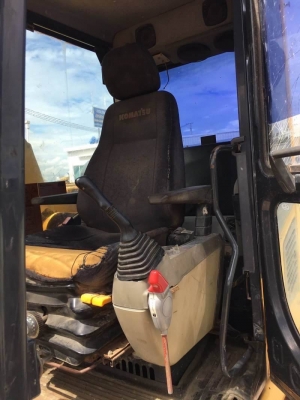 ขาย 1,350,000 บาท รถแบคโฮ KOMATSU PC200-8 ใช้งาน 15,xxx ชั่วโมง สภาพสวย พร้อมใช้งาน เอกสารเล่มทะเบียน   รถอยู่ บางนา โทร&amp;ไอดีไลน์ 0610710295