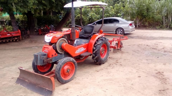 นั่งขับ KRT140 ดันหน้า ผาลหลัง ล้อเหล็ก เล่มทะเบียนพร้อม