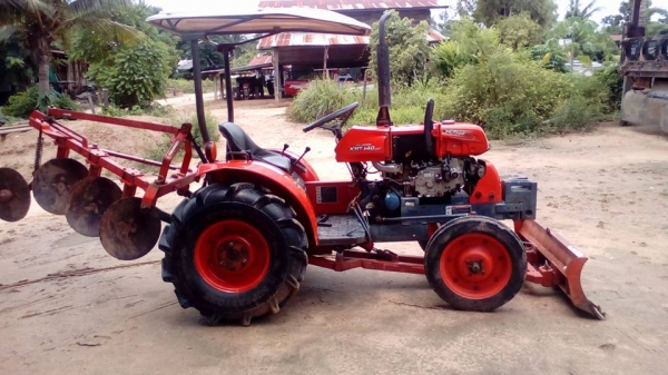 นั่งขับ KRT140 ดันหน้า ผาลหลัง ล้อเหล็ก เล่มทะเบียนพร้อม