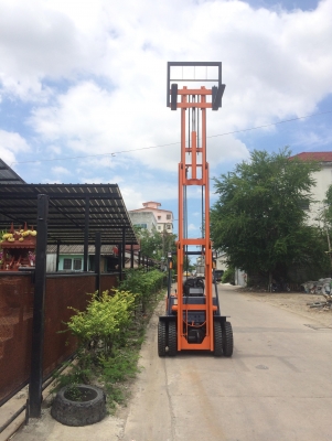 ขายรถโฟร์คลิฟท์ดีเซล 3 ตัน  เสาสูง 5เมตร