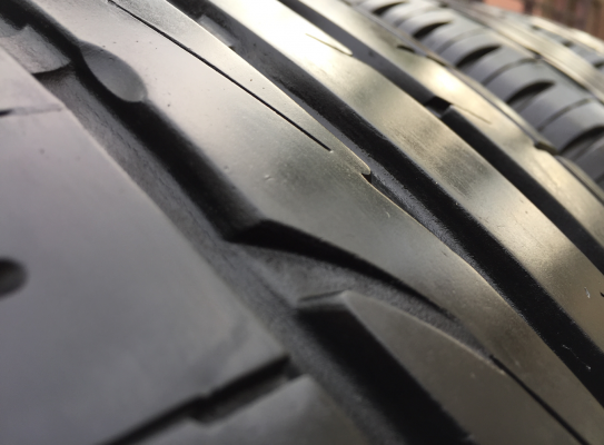 ยาง Maxxis 265 65 17 ปลายปี16 ดอกเต็ม ไม่มีปะ ใช้ยาว ราคาไม่แพง