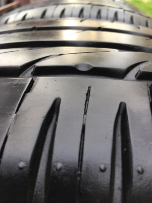 ยาง Maxxis 265 65 17 ปลายปี16 ดอกเต็ม ไม่มีปะ ใช้ยาว ราคาไม่แพง