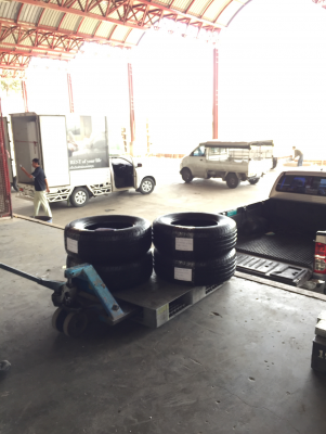 ยาง Maxxis 265 65 17 ปลายปี16 ดอกเต็ม ไม่มีปะ ใช้ยาว ราคาไม่แพง