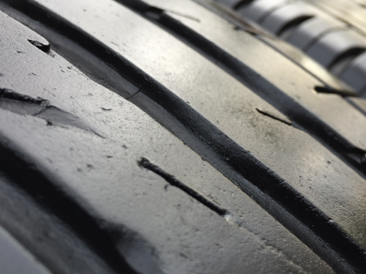 ยาง Maxxis 265 60 18 ปี16 ดอกเต็ม ไม่มีปะ ใช้ยาว ราคาไม่แพง