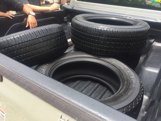 ยาง Bridgestone 255 60 18 ปลายปี16 ดอกเต็ม ใช้ยาว ราคาไม่แพง